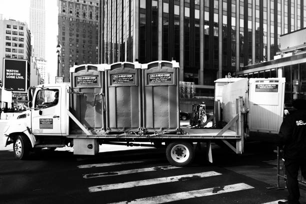 Best Portable bathroom rental  in Woodside, CA